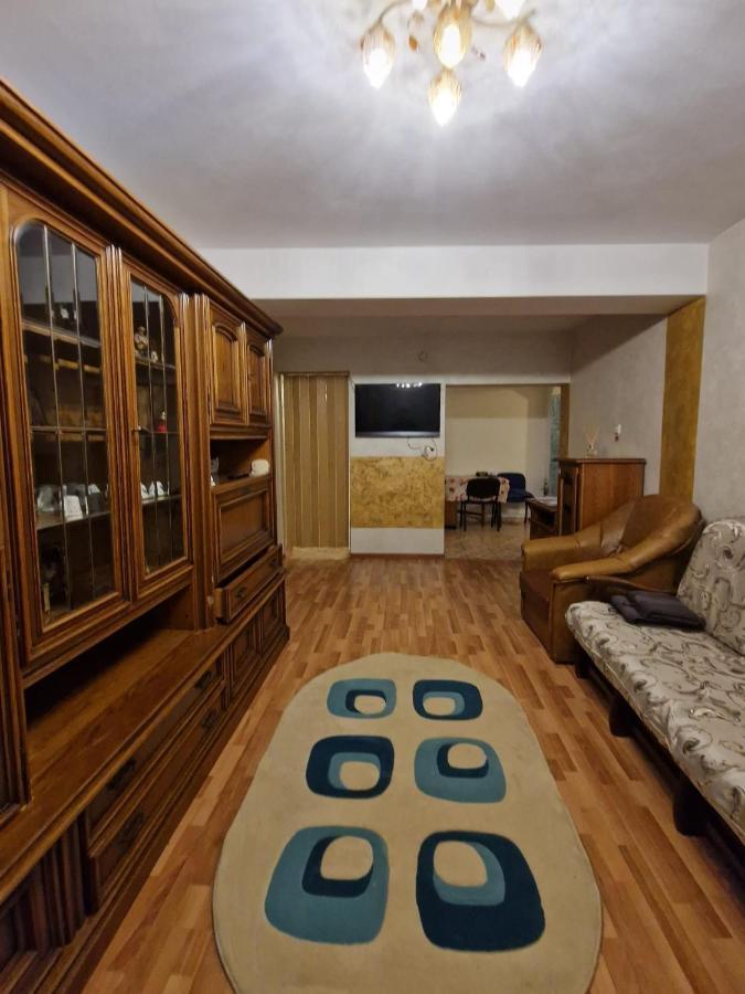 Apartament Victoria Apartment ทาร์กู จิอู ภายนอก รูปภาพ